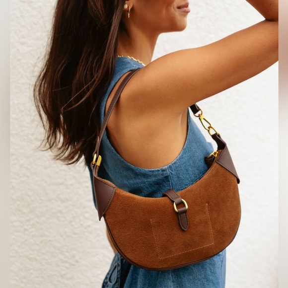 Cupcakes 🧁 and Cashmere Vintage Cowhide Crescent Bag - Picture 3 of 10